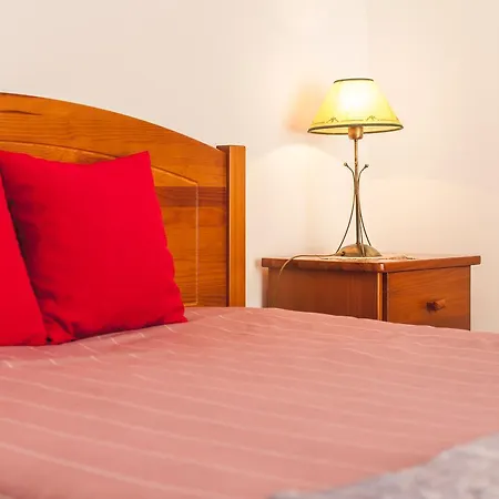 Rivers Nation Surf Camp לינה וארוחת בוקר אנטוגויה דה באלייה