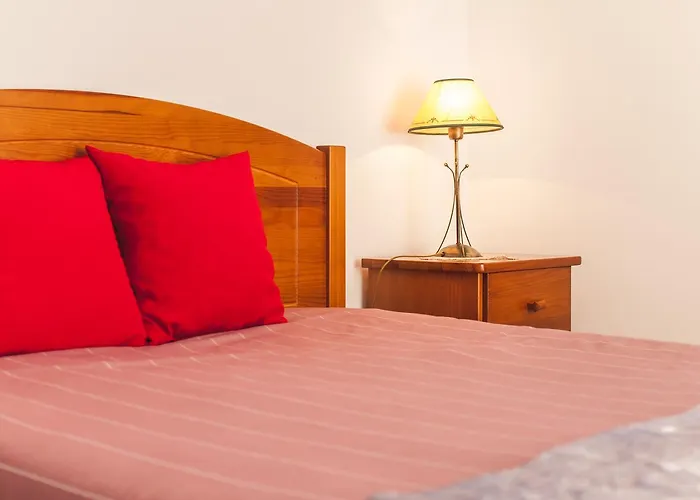 Rivers Nation Surf Camp לינה וארוחת בוקר אנטוגויה דה באלייה